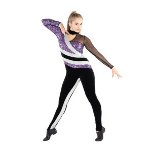 Jazz dancer posed in second position on elevé and one hand bent at shoulder with one outstretched to the side.