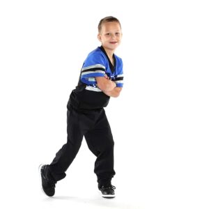Young hip hop dancer posed with arms crossed and leaning into one foot.