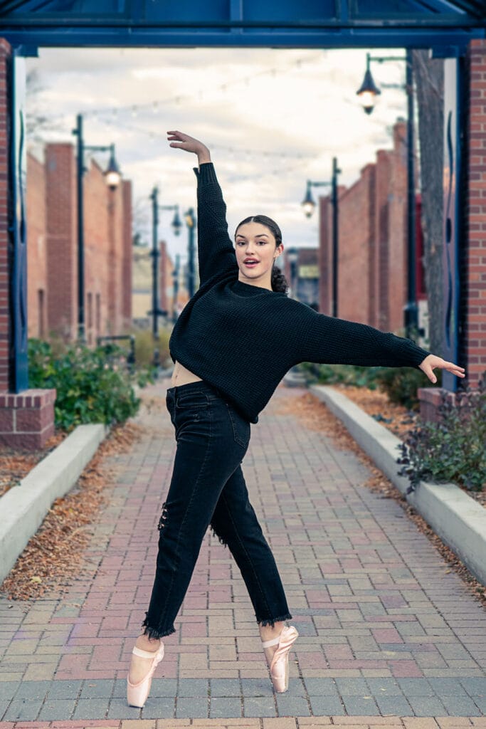 Dancer en pointe posed in downtown Longmont